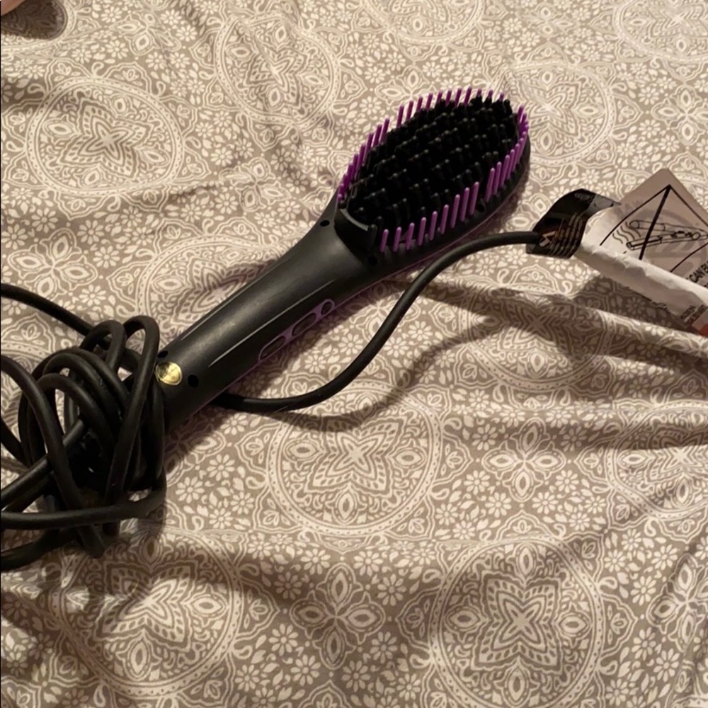 Purple hot straightening brush